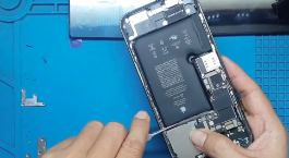 Giải cứu pin iPhone 12 Pro Max yếu chỉ từ 330.000đ cùng bảo hành 6 tháng