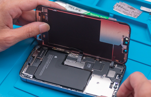 Thay pin iPhone 13 Pro không chính hãng: Tiết kiệm chi phí nhưng dễ phát sinh rủi ro