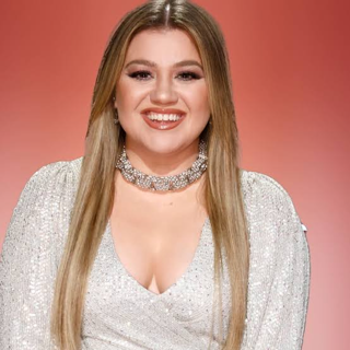 Kelly Clarkson Sets the Record Straight on Ozempic Rumors In the midst of Weight Misfortune Travel