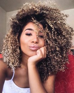 Choosing the Perfect Curly Hair Wefts for a Natural Look
