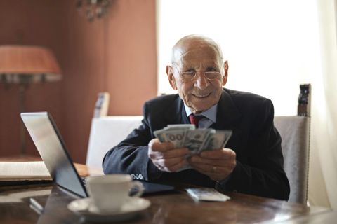 UNEXPECTED INFLATION AND SUSTAINABLE RETIREMENT INCOME
