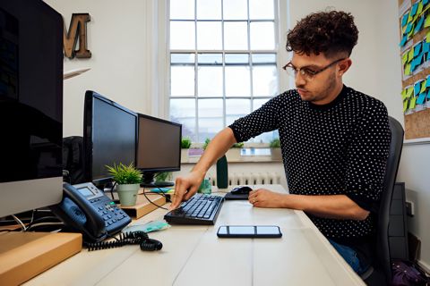 Office Workstation Table Dubai: Enhance Your Workspace