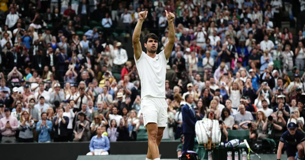 Carlos Alcaraz overcomes slow start to beat Tommy Paul and reach Wimbledon semifinals