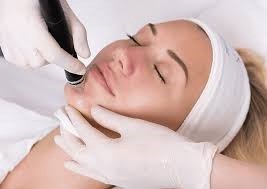 HydraFacial in Dubai: A Comprehensive Guide to Its Benefits and Process