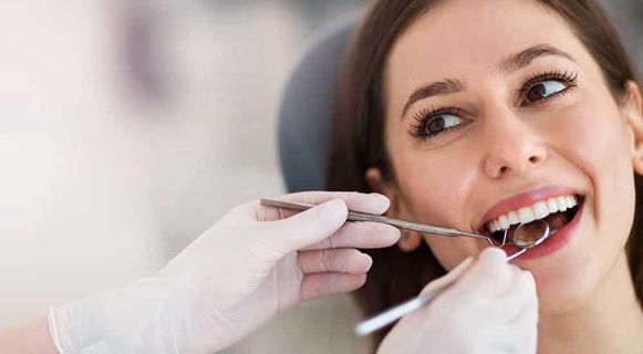 Composite Veneers vs. Teeth Whitening Which Is Better for Your Smile in Dubai?