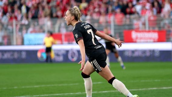 Thrilling Bayern Barcelona Women Clash Ignites Passion!