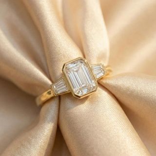 How to Choose an Engagement Ring That Feels Personal for Years to Come