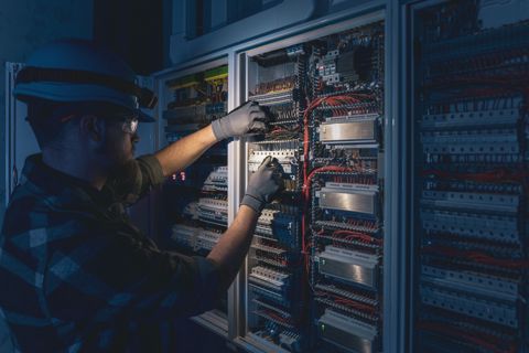 Top Switchgear Company in UAE Driving Smart Industrial Automation Successes