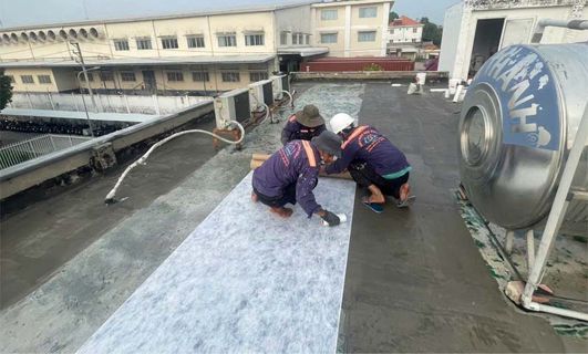 Chống thấm giáp ranh 2 nhà: Vì sao nên dùng màng chống thấm Butyl tự dính?