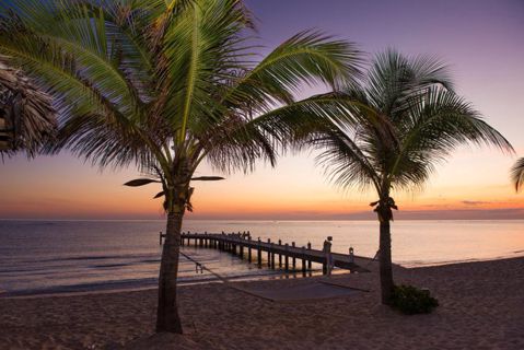 Grand Cayman Islands Vacation Packages for a Luxurious Retreat | Wyndham Reef Resort