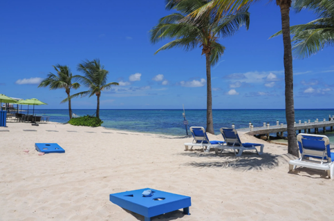 Wyndham Reef Resort Beachfront Dining