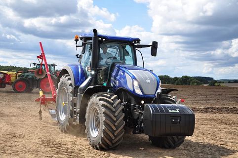 The Advantages of Electric Tractors Over Diesel Tractors