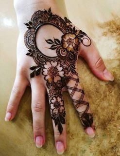 Get Ready to Stun: Jaw-Dropping Back Hand Mehndi Designs That Wow.