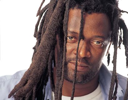 10 FAITS BIOGRAPHIQUES SUR LE DÉCÈS DE LUCKY DUBE