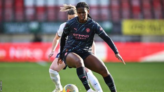 Shaw scores as Man City maintain WSL title chase