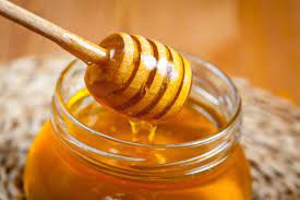 Benefits and rules of eating honey at night
