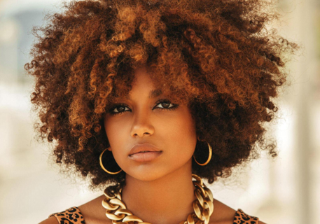 Elevating Your Style: The High-Quality World of Kinky Curly Hair Extensions