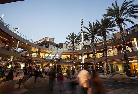 Top Five Shopping Centers to Enjoy Vacation in Western USA