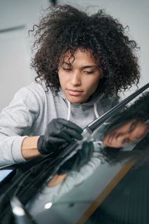 Expert Windscreens: Your Trusted Partner for Comprehensive Windscreen Services